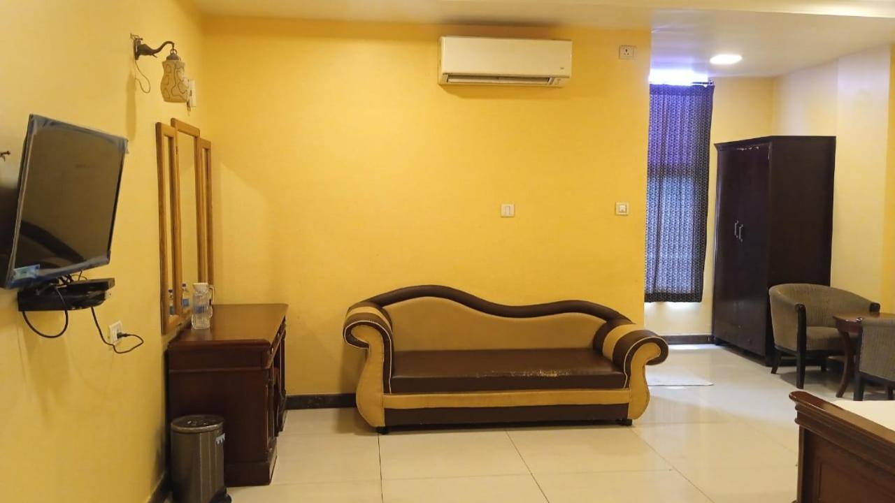 Hotel Sriannamalaiyar Residency à Vellore Extérieur photo