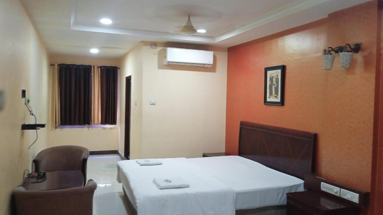 Hotel Sriannamalaiyar Residency à Vellore Extérieur photo
