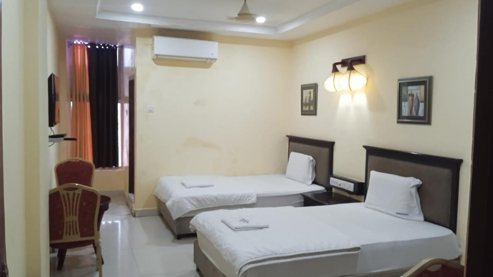 Hotel Sriannamalaiyar Residency à Vellore Extérieur photo