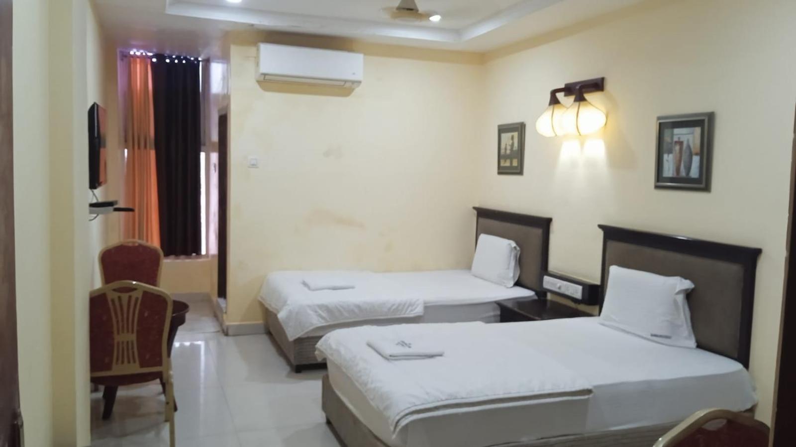 Hotel Sriannamalaiyar Residency à Vellore Extérieur photo
